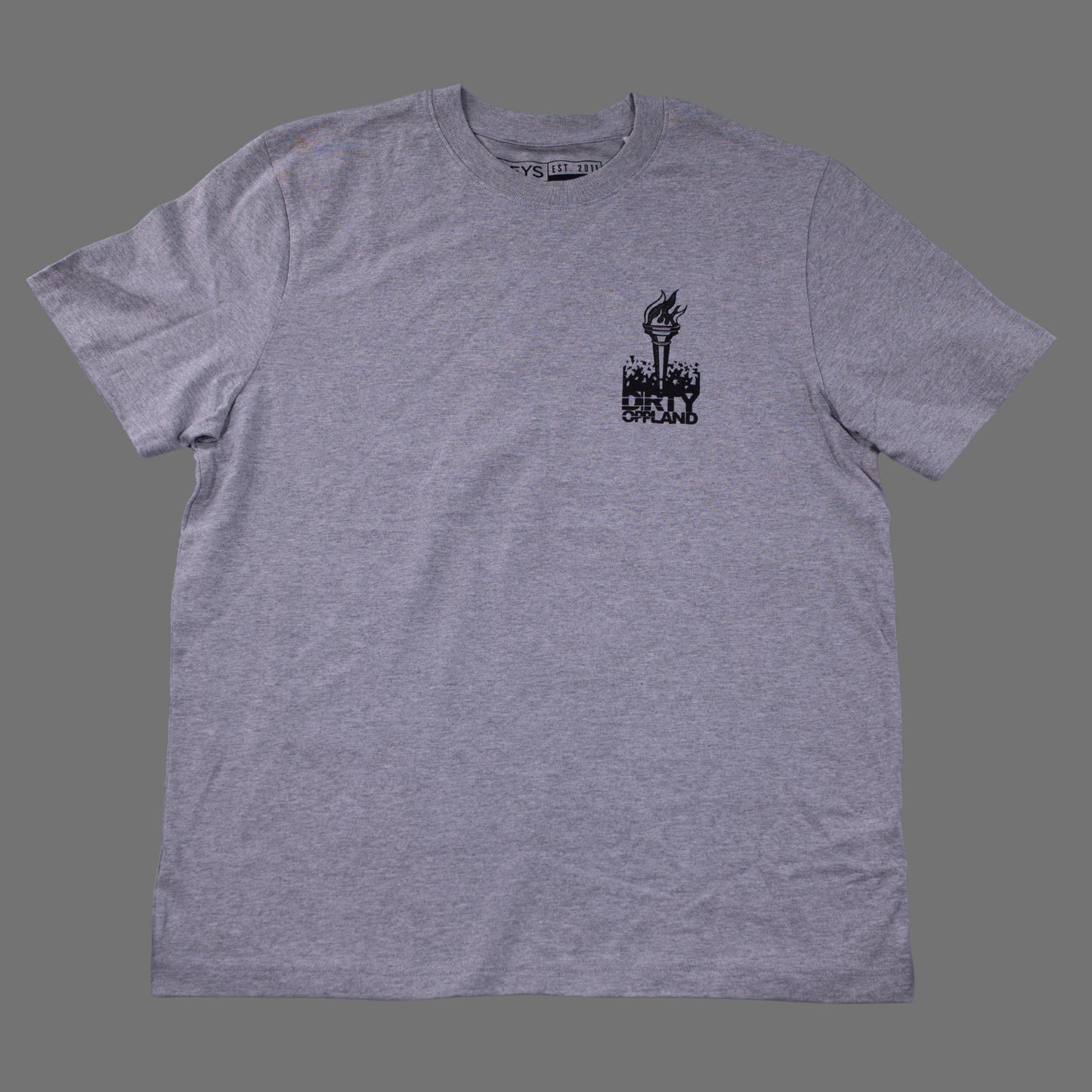 Olympisk Standard Dirty Oppland x Deys Dynamics grå t-shirt